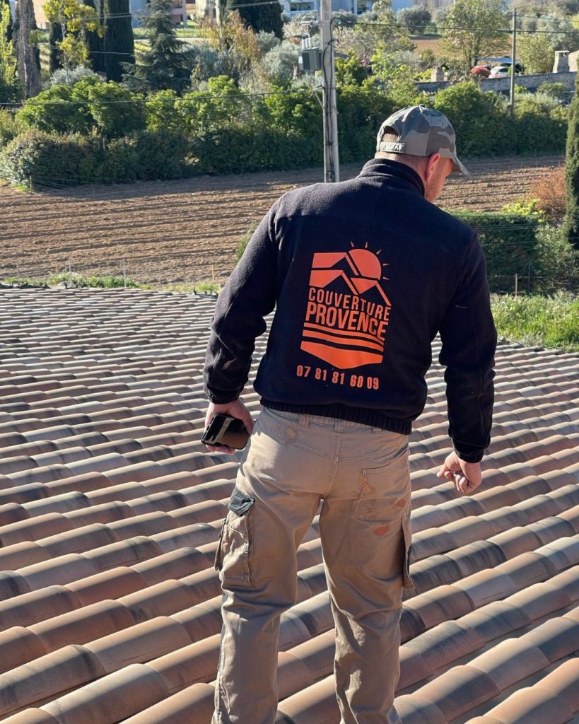 Couvreur Provence - technicien sur toiture